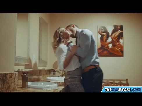 ❤️ Lè yon blond bèl sedui ou nan yon twalèt piblik ❌ Porno nan nou % ht.vegasservice.ru% ﹏